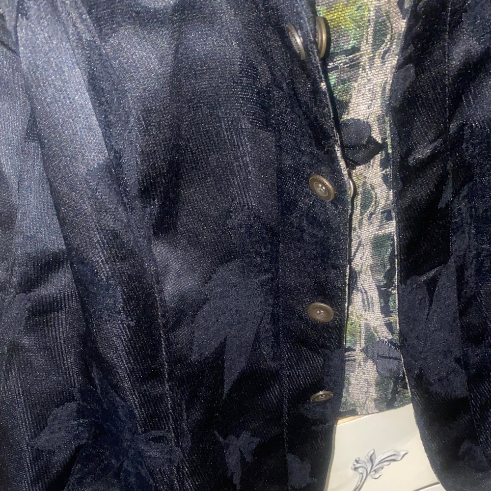 Vintage 90s Reversi Textured Floral Appliqué Sleeveless Vest in Black and Olive - Picture 10 of 10